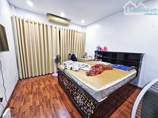 Bán nhà Ngõ 97 Khương Khương, Thanh Xuân. DT: 51m, 4 tầng. Giá: 10,4 tỷ oto qua nhà