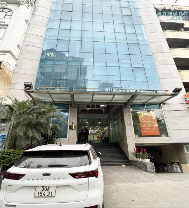 Bán Nhà Mặt Phố Liễu Giai, Ba Đình DT 180m2 x 9T, MT:8m. Giá Rẻ.