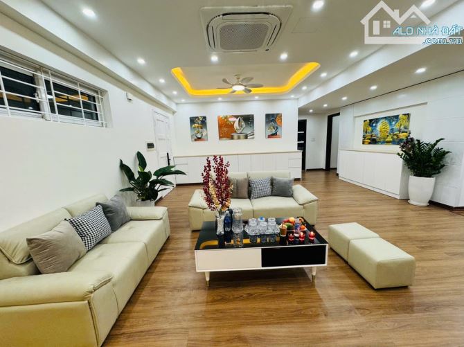 Căn hộ 135m2 chung cư HH2 Bắc Hà 15 Tố Hữu Nam Từ Liêm 3PN,2vs,nội thất rất đẹp,ở ngay.