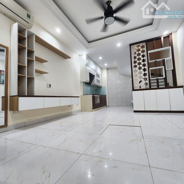 Rẻ Nhất Ngọc Thụy Long Biên, bán nhà 30m 4 tầng mt4,1m giá 5 tỷ gần mặt phố , gần ô tô