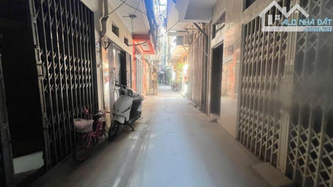 Bán nhà ngõ 132 Đường Khương Trung, Quận Thanh Xuân. DT: 39m X 4 tầng. Giá: 7,3 tỷ - 1