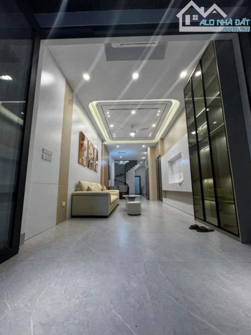 BÁN GẤP NHÀ HỒNG TIẾN – BỒ ĐỀ, 59M x 5T, Ô TÔ THÔNG, FULL NỘI THẤT, GẦN PHỐ. NHỈNH 9 TỶ - 1