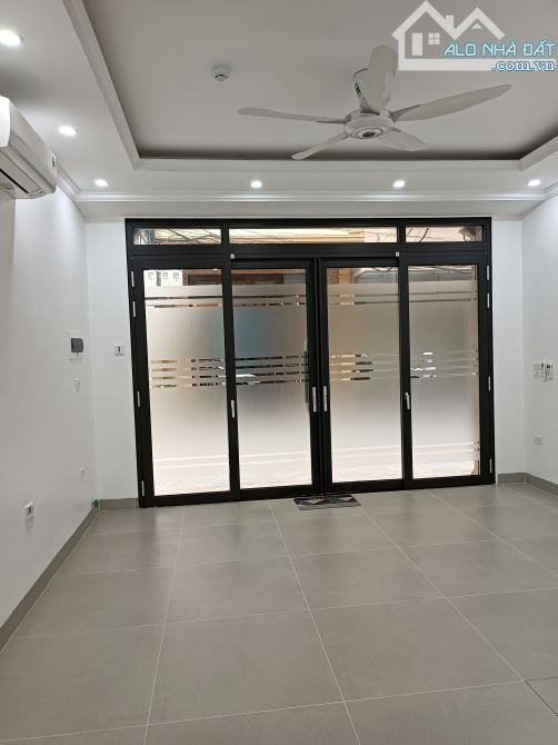 NHÀ MẶT PHỐ NGHĨA ĐÔ - HOÀNG QUỐC VIỆT - DT: 60M2 - MT:5M - KINH DOANH - VĂN PHÒNG - SHOP - 1