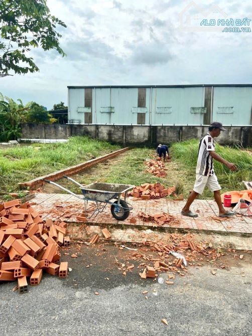 Bán lô đất xây dựng tự do đường xe hơi quay đầu thoải mái khu CN cầu tràm - 1