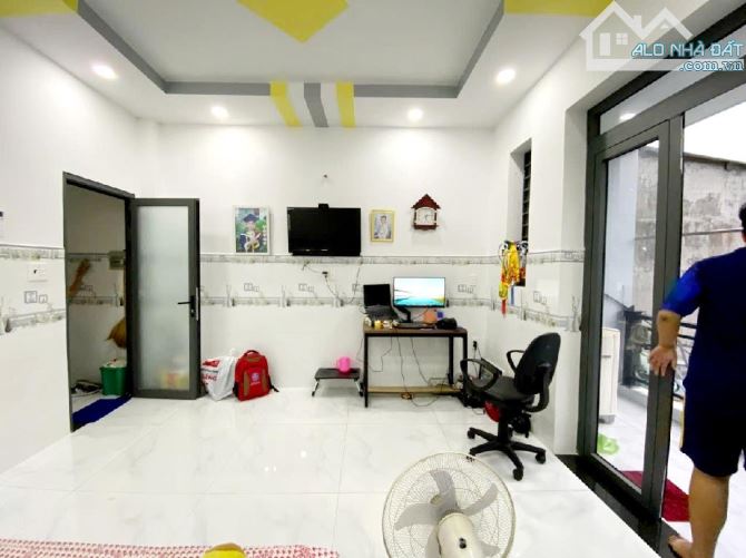 HẺM XE HƠI 6M NGAY LÊ VĂN QUỚI, 2 TẦNG 78M2 CHỈ 5.8 TỶ - 2