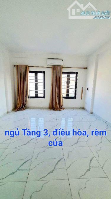 THẠCH BÀN LONG BIÊN - HƠN 4 TỶ - NHÀ ĐẸP 5 TẦNG Ở NGAY 3 NGỦ ĐỦ CÔNG NĂNG, 30M Ô TÔ - 2