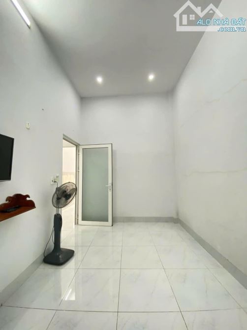 Nhà đường Đồng Khởi phường Tân Phong 1T2L căn góc chỉ 12 tỷ - 2