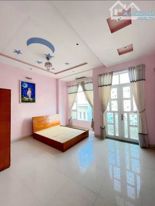 Nhà đẹp, 3 tầng gần biển, 89m2 ngang 5m, hẻm BỬU ĐÓA, giá 4,2 tỷ - 2