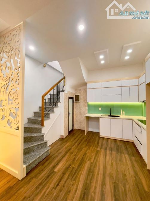 Bán nhà ngõ 132 Đường Khương Trung, Quận Thanh Xuân. DT: 39m X 4 tầng. Giá: 7,3 tỷ - 3
