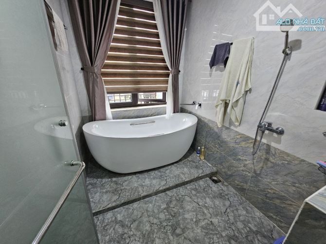 Bán Nhà 1 Trệt 1 Lầu Mặt Tiền Đường Trần Nguyên Đán 196M2 (6x32) - Giá: 14Tỷ - 4