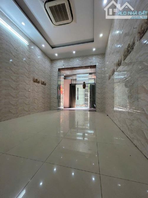 SIÊU RẺ - NHÀ MẶT NGÕ - QUANG TRUNG - HÀ ĐÔNG - ÔTÔ ĐỖ, 55M2, LOANH QUANH 8 TỶ - 4