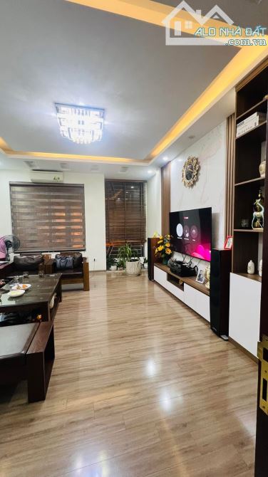 Nguyễn Xiển - 50m² - 4 tầng - MT 4.5m - Giá 18 tỷ - Thanh Xuân Phân lô vỉa hè - ô tô dừng - 4