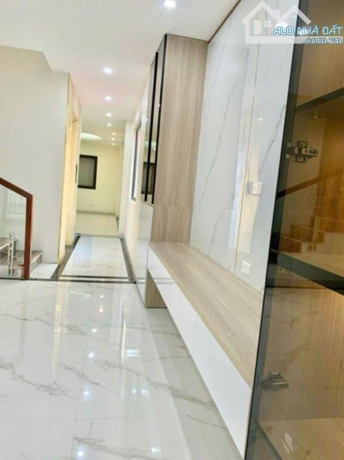 Bán nhà cho thuê dòng tiền, Nguyễn Khang, Yên Hoà,Cầu Giấy. Dt: 63m2.10PN. Giá: 13,9 Tỷ - 5