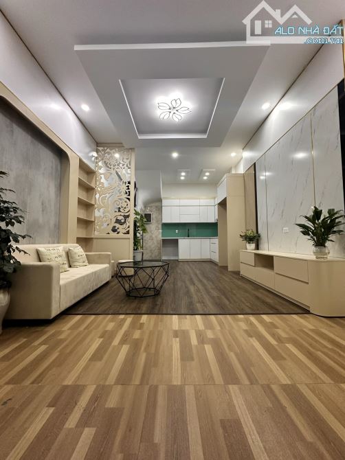 Bán nhà ngõ 132 Đường Khương Trung, Quận Thanh Xuân. DT: 39m X 4 tầng. Giá: 7,3 tỷ - 5