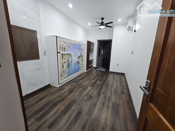 Bán Nhà 1 Trệt 1 Lầu Mặt Tiền Đường Trần Nguyên Đán 196M2 (6x32) - Giá: 14Tỷ - 7