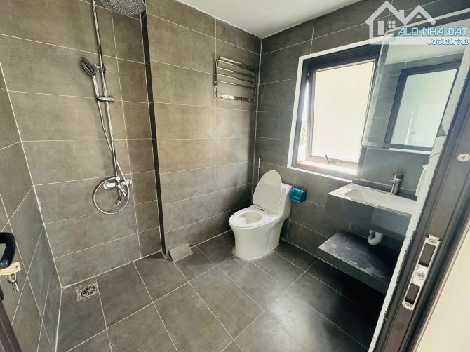 Nhà mới Thạch Bàn LB 36m2 x 5T gần chợ, hàng xóm Aeon LB, tiện ích bạt ngàn. 6,9 tỷ - 9