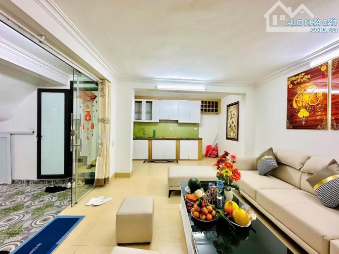 BÁN NHÀ CỰC CHẤT PHỐ HOÀNG NGÂN - GẦN Ô TÔ - 5 TẦNG 43M2 - GIÁ CHỈ 7.9 TỶ