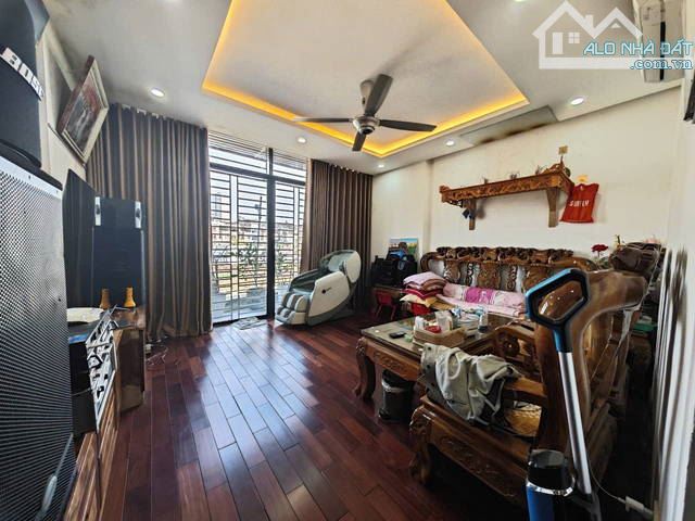 Bán nhà Văn Phú 65m2 5 tầng, Liền Kề, Gara, nội thất VIP, View sân chơi 15.5 tỷ