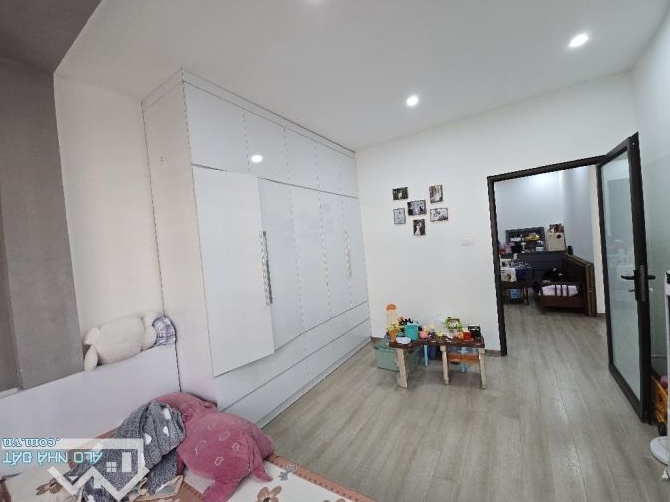 Tập Thể Quận Hai Bà Trưng, phố Thanh Nhàn - LÔ GÓC 2 MẶT PHỐ - 70 M² - Hơn 3 Tỷ