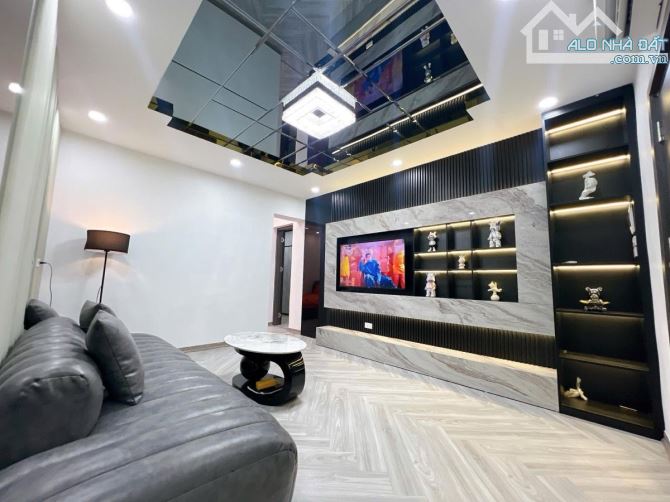 Tập thể Vip Đại La - 90m2, 3 ngủ, full nội thất ở ngay, mặt phố kinh doanh - Giá 4.2 tỷ