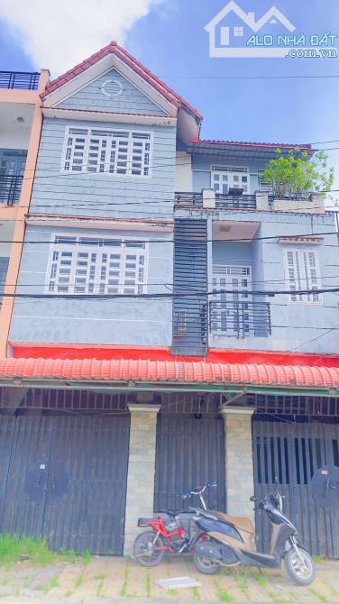 Cho thuê nhà 500 m2 mặt tiền đường Lê Quang Chiểu 12 triệu