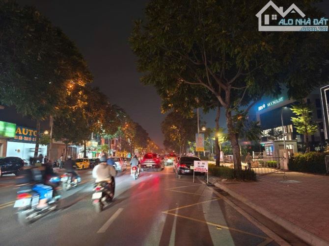 Nhà Đẹp Phân Lô Phố Vũ Đức Thận, 5 Tầng, Vỉa Hè, 1 Bước Ra Phố, Kinh Doanh Cực Tốt.