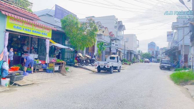 Cho thuê nhà 500 m2 mặt tiền đường Lê Quang Chiểu 12 triệu - 10