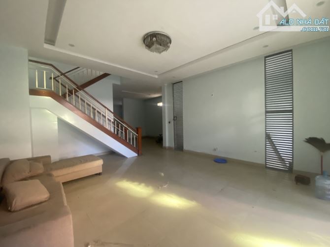 🆘️ VỊ TRÍ TUYỆT ĐẸP: 11,6 tỷ, 190m2 ngang 8m, Biệt thự 3 Tầng Nguyễn Duy Hiệu, ngay Chợ - 1