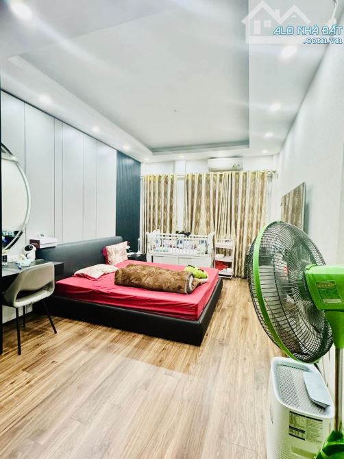 BÁN NHÀ PHỐ NGỌC THỤY LONG BIÊN 6 TỶ ,5 tầng, 48 m ,MT 4m,ô tô, kinh doanh, full nội thất - 1