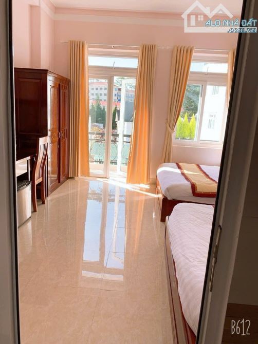 Khách Sạn 2 Mặt Tiền Ngay Trung Tâm. 120m2. Ngang 8m. 4 Tầng. 11PKD. 12,5 Tỷ TL - 1