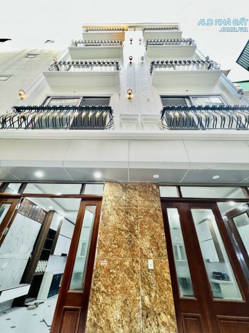 Bán nhà đường Vũ Tông Phan Ngã Tư Sở trước nhà rộng 4M như hình Nhà 32m2 5 Tầng xây mới - 1