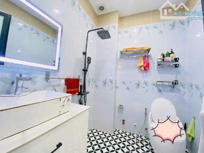 HAI MẶT HẺM Ô TÔ THÔNG - SÁT MẶT TIỀN PHẠM VĂN BẠCH TÂN SƠN - 110M² (5X22) - 4 TẦNG - 12