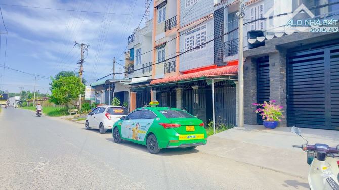 Cho thuê nhà 500 m2 mặt tiền đường Lê Quang Chiểu 12 triệu - 12