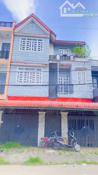 Cho thuê nhà 500 m2 mặt tiền đường Lê Quang Chiểu 12 triệu - 14