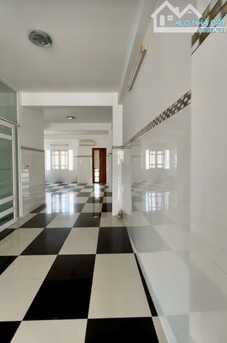 Chủ bán gấp căn nhà tổ hợp - Toà nhà VP - CHDV - Biệt thự chỉ hơn 80tr/m2 - 2