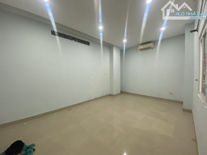 🆘️ VỊ TRÍ TUYỆT ĐẸP: 11,6 tỷ, 190m2 ngang 8m, Biệt thự 3 Tầng Nguyễn Duy Hiệu, ngay Chợ - 2