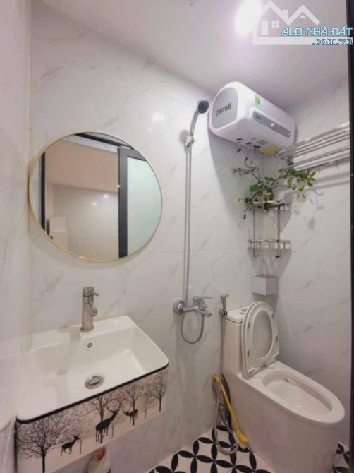 Cho thuê nhà TT Thanh Nhàn 8/3 60m2, tầng 3, 2 ngủ, 1 WC, 7 Triệu - chỉ cho ở hộ gia đình - 2