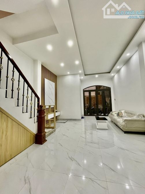 Siêu Đẹp ! Văn Cao 50m2, vị trí vàng, gần ô tô tránh, TK hiện đại, full NT ở ngay, ngõ 3M - 3