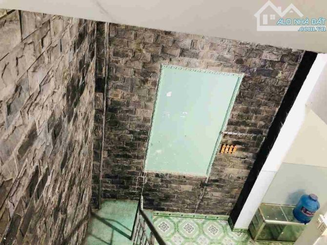 NHÀ QUẬN HẢI CHÂU CÁCH TRỤC CHÍNH MẤY BƯỚC CHÂN GIÁ NHỈNH 2 TỶ - 3