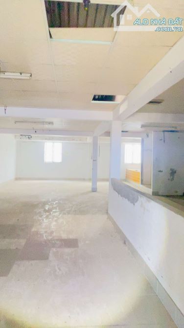 Cho thuê nhà 500 m2 mặt tiền đường Lê Quang Chiểu 12 triệu - 4