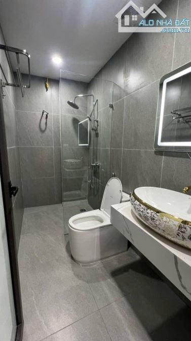 Bán nhà mới thang máy 40m2 Phố Phú Gia phường Phú Thượng Quận Tây Hồ - 4