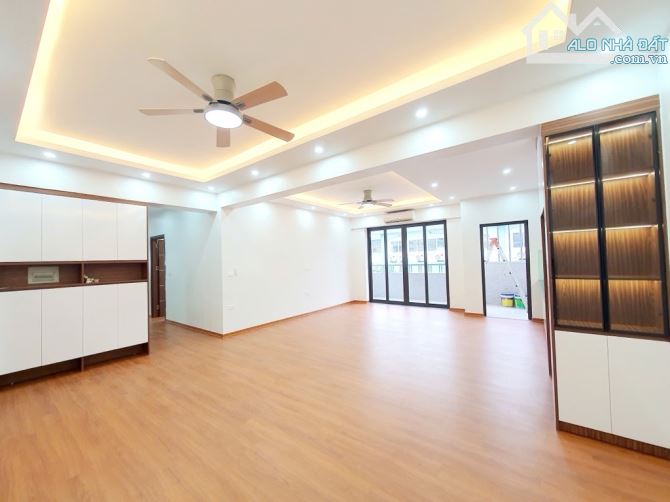 Cực hiếm .  Chung cư Hàm Nghi 130m2 , 3 ngủ , 2 vs , nhỉnh 6 tỷ xíu - 5