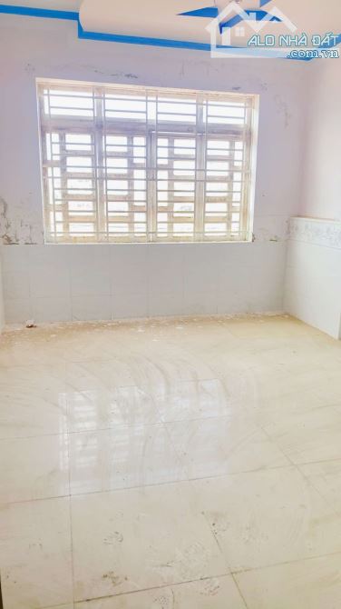 Cho thuê nhà 500 m2 mặt tiền đường Lê Quang Chiểu 12 triệu - 6