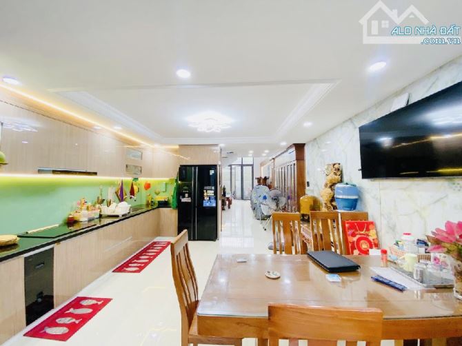 HAI MẶT HẺM Ô TÔ THÔNG - SÁT MẶT TIỀN PHẠM VĂN BẠCH TÂN SƠN - 110M² (5X22) - 4 TẦNG - 8