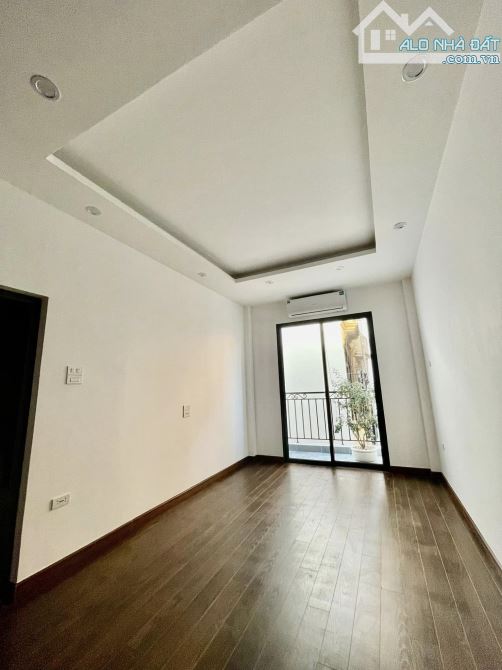 Siêu Đẹp ! Văn Cao 50m2, vị trí vàng, gần ô tô tránh, TK hiện đại, full NT ở ngay, ngõ 3M - 9