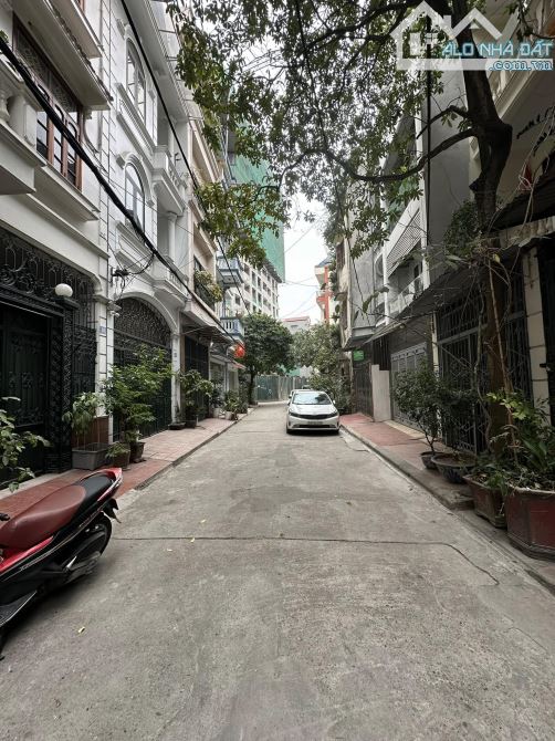 Gia đình bán nhà phân lô Phùng Chí Kiên-Hoàng Sâm 65m2 ôtô vào nhà, 6T Thang Máy chỉ 20 tỉ