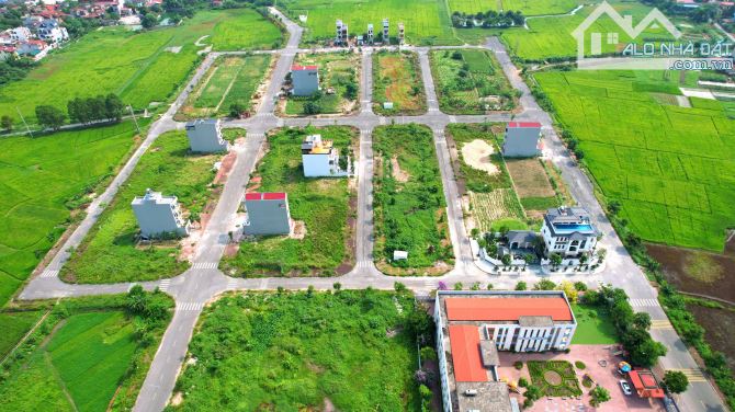 Bán đất đấu giá kim chân . dt 90m . mt 5m . hướng ĐN . giá 4ty150