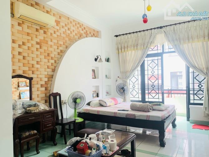 🏡🏡🏡 NHÀ 4 TẦNG NGAY CHỢ ĐÊM HẠNH THÔNG TÂY - QUANG TRUNG. P11 .GV HẺM 8M CÓ VỈA HÈ - NH