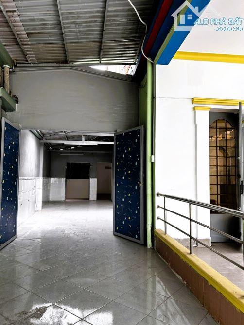 Cho thuê nhà nguyên căn 650m2 đường 2 - Trường Thọ