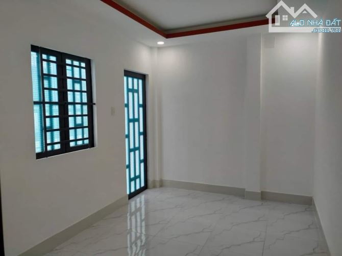 BÁN NHÀ 2MT ÔTÔ CẠNH BÊN TRỤ SỞ BÌNH TÂN - CV PHÚ LÂM - 2LẦU BTCT - 72M² - GIÁ 5.8TỶ TL.